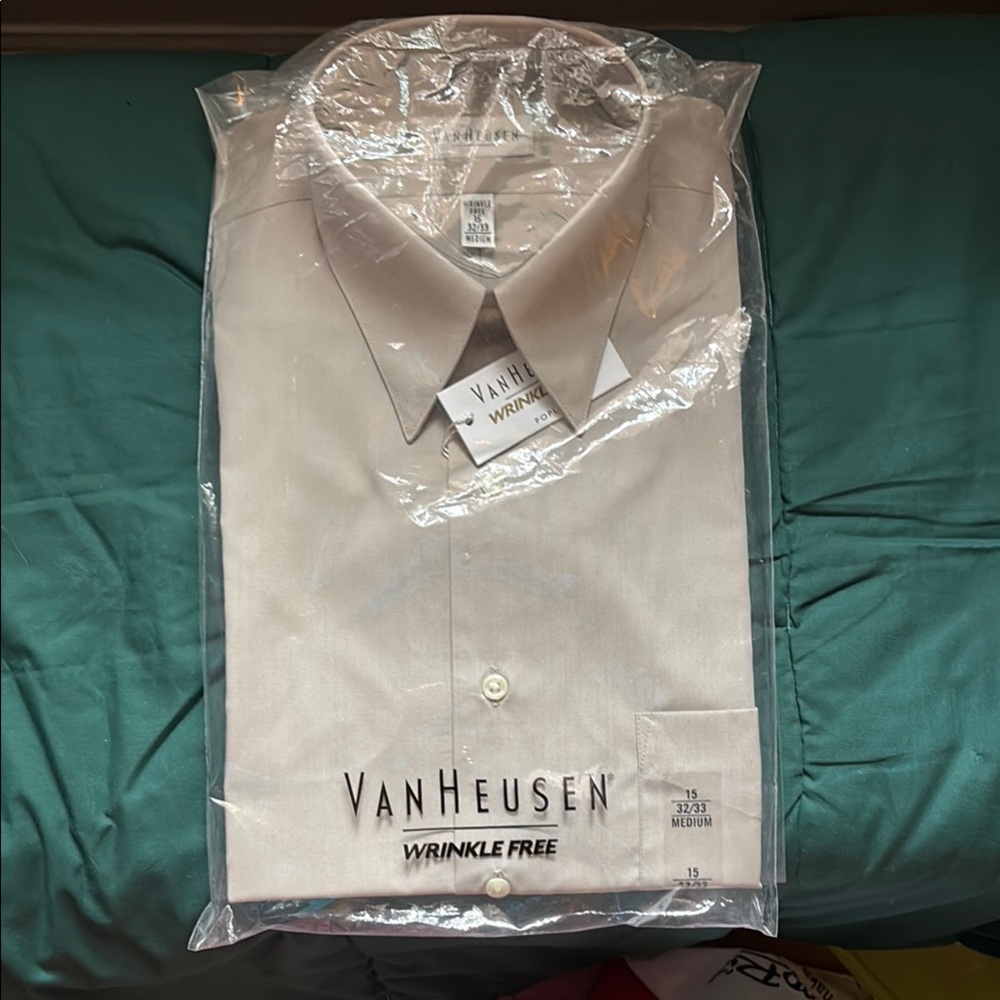 Van Heusen Cream Dress Shirt Classic Style
